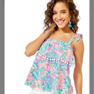 Lilly pulitzer benita top. Tropical punch pattern. Size small.